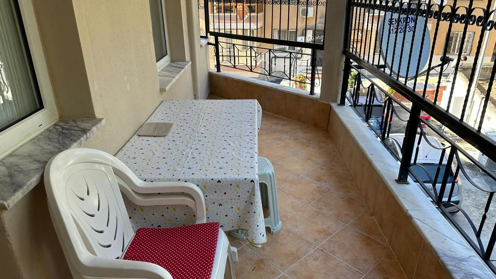 Kusadasi'Nda Sahile 200 Metre Apartamento