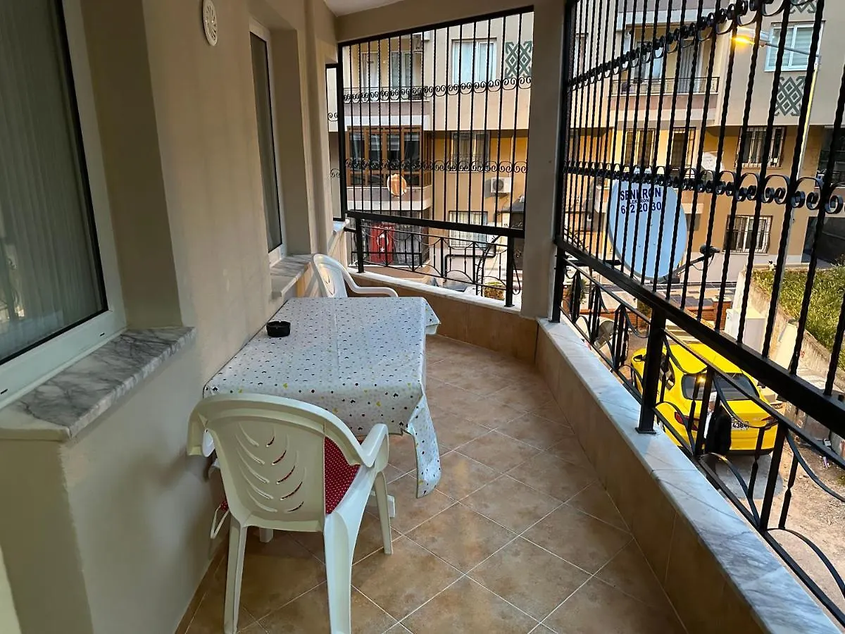 Kusadasi'Nda Sahile 200 Metre 库萨达斯